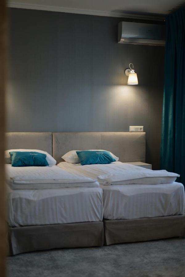 River Stone Hotel เชชอเร ภายนอก รูปภาพ