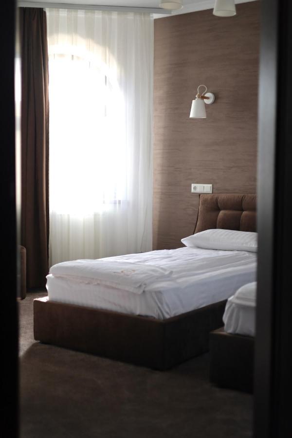 River Stone Hotel เชชอเร ภายนอก รูปภาพ